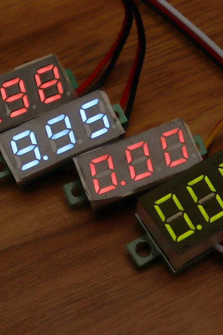 Geekcreit® 0.28 Inch Two-wire 2.5-30V Three-wire 0-100/500V Digital Display DC Voltmeter Adjustable Voltage Meter