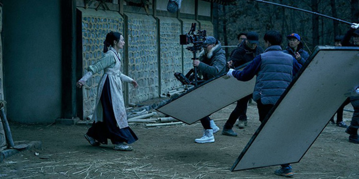 Netflix's 'Kingdom': Korean Zombie Thriller Series
