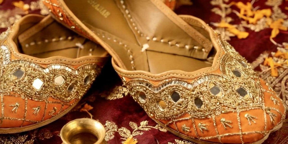 Why Are Bridal Juttis for Women Becoming a Popular Everyday Choice?